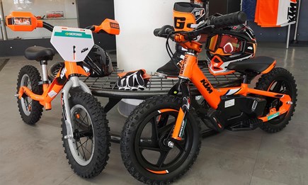 KTM RADICAL KIDS TRAINING BIKE & KTM EDRIVE Bike !