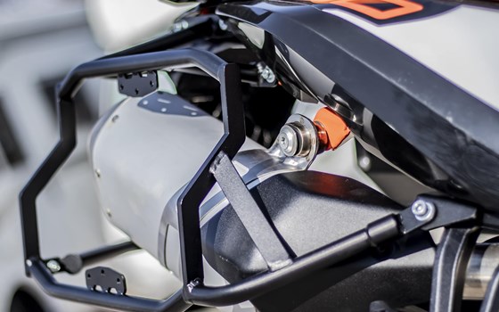 BUMOT Aluminium Seitenkoffersysthem für 790 / 890 ADV/R um 919,00 Euro auch für 1050 bis 1290 ADV erhältlich - Bild 8