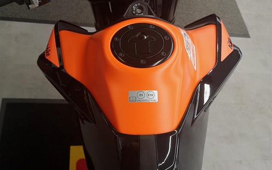 KTM 890 Duke !! Modell 2021 !! Ist bei uns eingetroffen !! - Bild 6 KTM 890 Duke !! Modell 2021 !! Ist bei uns eingetroffen !! - Bild 6
