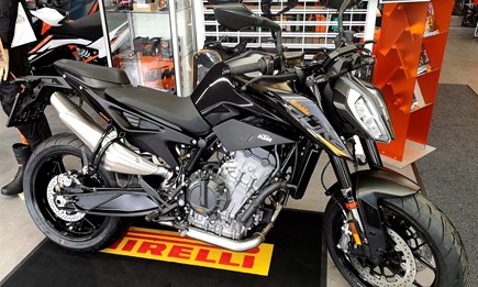 KTM 890 Duke !! Modell 2021 !! Ist bei uns eingetroffen !!