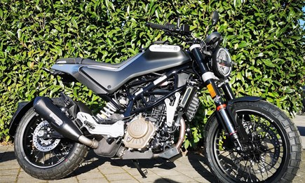 Husqvarna Svartpilen 125 jetzt neu !!