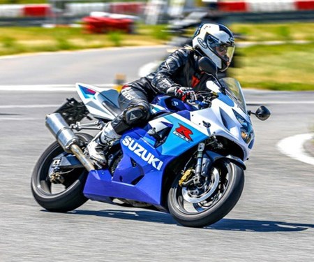 Ladies only! Ladies only!