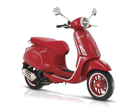 Vespa Primavera "RED" eingetroffen