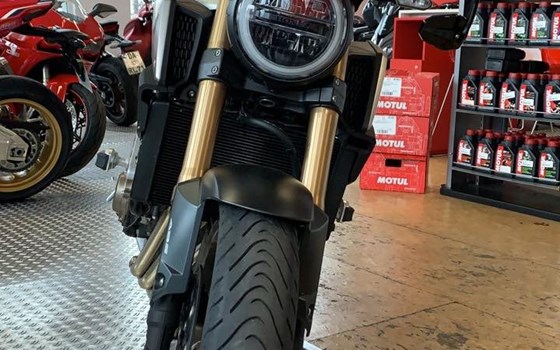 CB 650 R - ein wenig umgebaut  - Bild 2