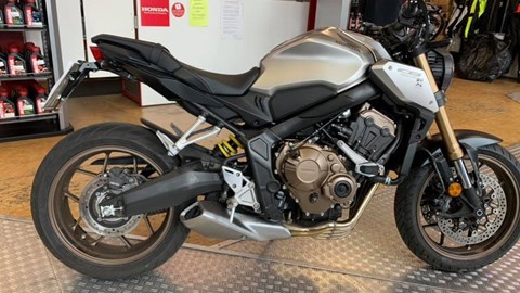 CB 650 R - ein wenig umgebaut 