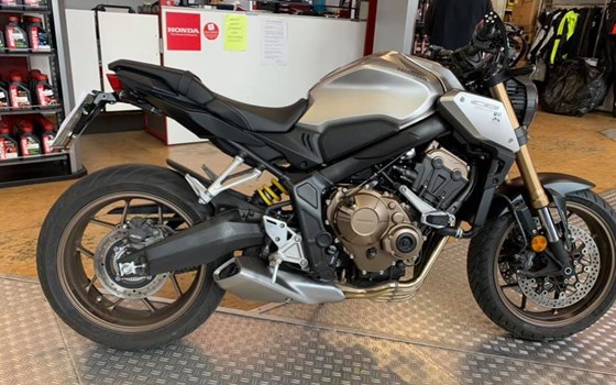 CB 650 R - ein wenig umgebaut  - Bild 1