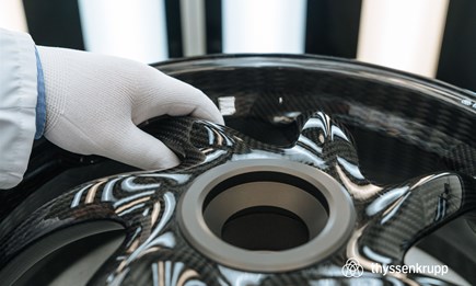 thyssenkrupp Carbonfelgen für Kawasaki Z900RS und Ducati Panigale V4, V4 S und V4 R!