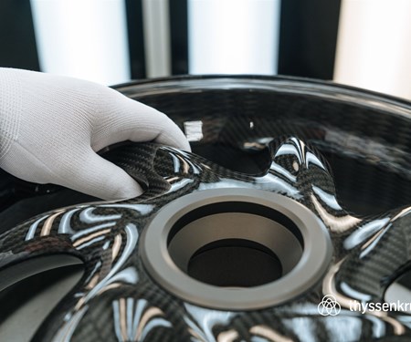 thyssenkrupp Carbonfelgen für Kawasaki Z900RS und Ducati Panigale V4, V4 S und V4 R!