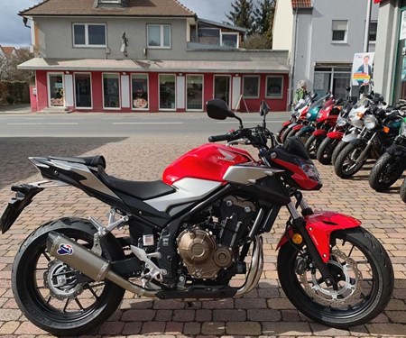 Honda CB500F mit Schalldämpfer von Termignoni