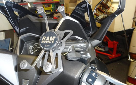 Honda Forza RAM-Halterung für Handys oder Navigationsgeräte - Bild 2