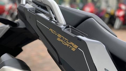 Neue Lieferung: AfricaTwin Adventure Sports in Darkness black metallic