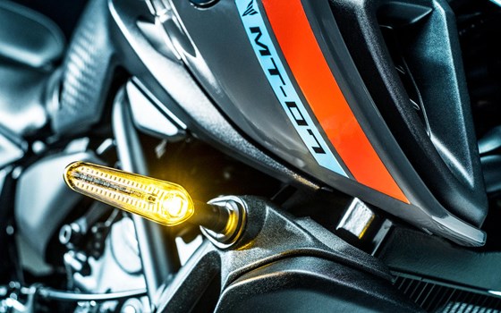 DARK ATTRACTION - YAMAHA MT-07 - Bild 10