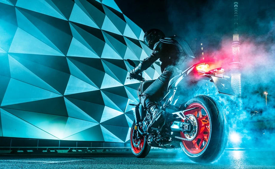 DIE REVOLUTION EINER IKONE - YAMAHA MT-09 Bild 2: DIE REVOLUTION EINER IKONE - YAMAHA MT-09