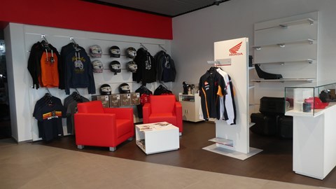 Umbau Honda-Show-Room 