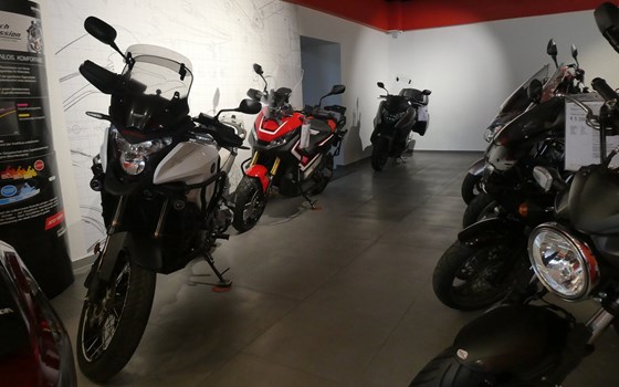 Umbau Honda-Show-Room  - Bild 2