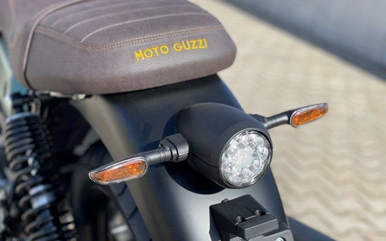 Moto Guzzi V7 Stone Centenario  - Bild 1