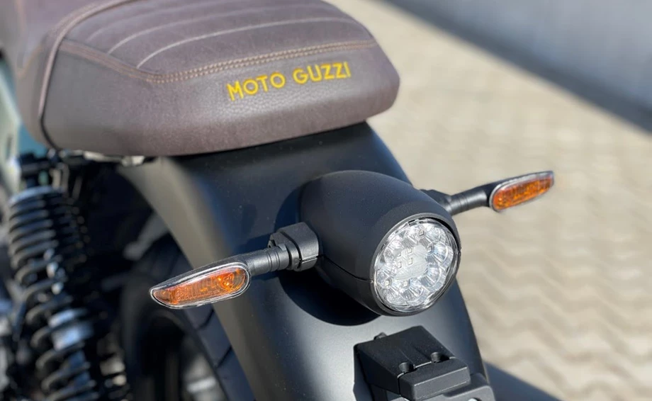 Moto Guzzi V7 Stone Centenario  Bild 1: Moto Guzzi V7 Stone Centenario