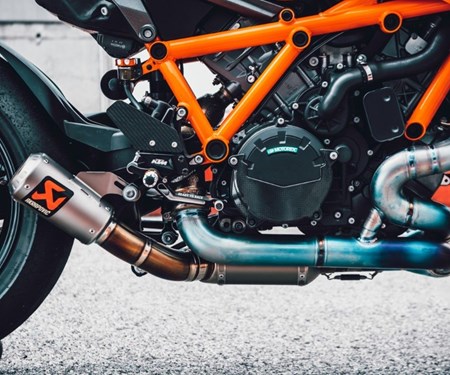 KTM 1290 Super Duke R ab 2020 fit for Racing by MB Bike Performance KTM 1290 Super Duke R ab 2020 fit for Racing by MB Bike Performance