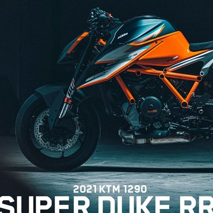 1290 Super Duke RR - Limitiert auf 500 Stück  
KEINE ATEMPAUSE: DIE KTM 1290 SUPER DUKE RR
DONNERT AUF DIE BÜHNE
Die wichtigsten Features der KTM 1290 SUPER DUKE RR im Ü ... Weiter >>