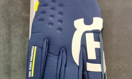 Husqvarna Motocrosshandschuhe sind eingetroffen !!