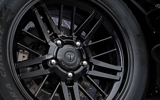 Rocket 3 GT Triple Black - Bild 7