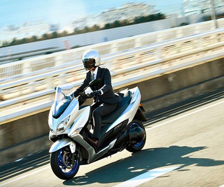 Der neue Suzuki BURGMAN 400 Der neue Suzuki BURGMAN 400