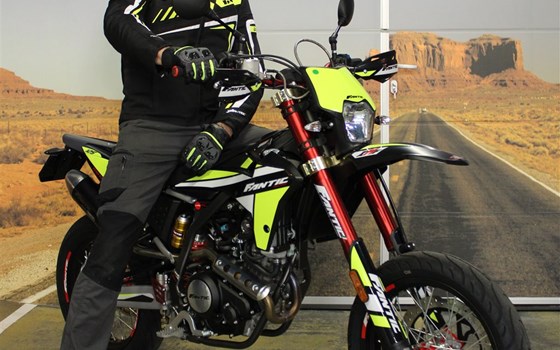 Passende Kleidung zu unseren Fantic XMF Modellen - Bild 2