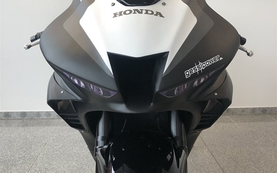 Gesslpower  CBR1000 RR-R Trackday Bike - Bild 2 Gesslpower  CBR1000 RR-R Trackday Bike - Bild 2