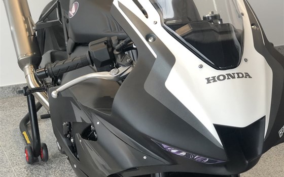 Gesslpower  CBR1000 RR-R Trackday Bike - Bild 6 Gesslpower  CBR1000 RR-R Trackday Bike - Bild 6