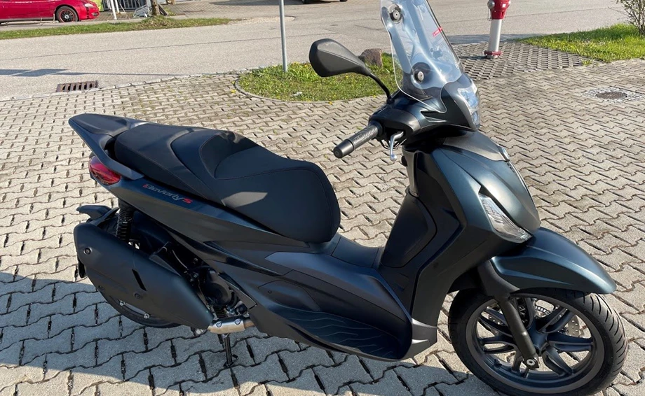 Beverly 400 Modelljahr 2021 eingetroffen Bild 1: Beverly 400 Modelljahr 2021 eingetroffen