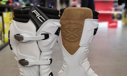 Motocross / Enduro Stiefel diverse Modelle verfügbar !!