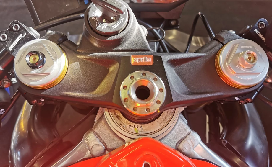 K-Tech für die Aprilia RSV4: Abseits bekannter Wege! Bild 5: K-Tech für die Aprilia RSV4: Abseits bekannter Wege!
