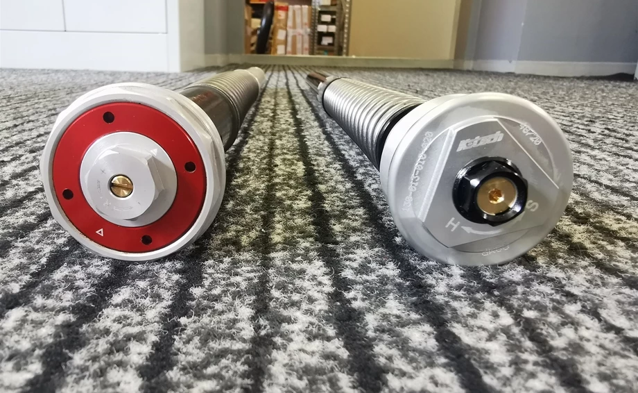 K-Tech für die Aprilia RSV4: Abseits bekannter Wege! Bild 1: K-Tech für die Aprilia RSV4: Abseits bekannter Wege!