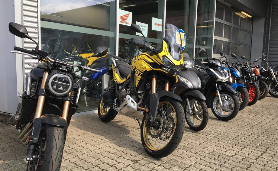 Probefahrt mit einer HONDA oder YAMAHA gefällig? Bild 1: Probefahrt mit einer HONDA oder YAMAHA gefällig?