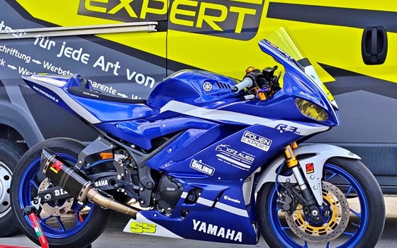 Kleine motoGP: Yamaha R3 im Renntrimm! - Bild 2