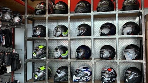 Neue Helme von Caberg und Premier