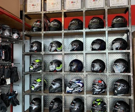 Neue Helme von Caberg und Premier