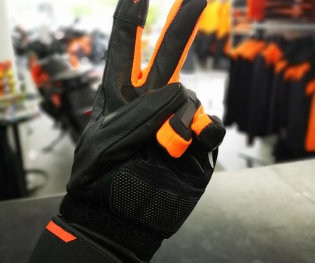 Neue KTM Motorradhandschuhe sind bei uns eingetroffen !! Neue KTM Motorradhandschuhe sind bei uns eingetroffen !!