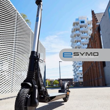 Elektro Scooter 
Prompt Verfügbar
Der Honda eSYMO (e-Step Young Mobility) 
Bietet besten Fahrkomfort, eine Reichweite von bis zu 25 
Kilom ... Weiter >>