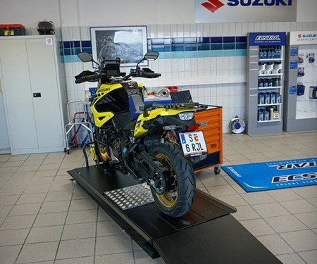 SUZUKI AUSTRIA erneuert Schulungswerkstätten in Salzburg SUZUKI AUSTRIA erneuert Schulungswerkstätten in Salzburg