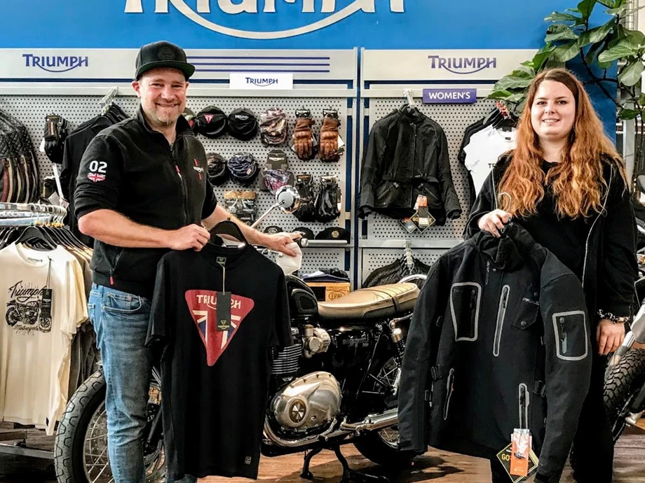 FELLOWS RIDE - MIT OFFENEM VISIER FÜR DEPRESSIONSHILFEE Bild 3: FELLOWS RIDE - MIT OFFENEM VISIER FÜR DEPRESSIONSHILFEE