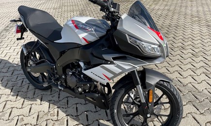 Aprilia TUONO 125 Modell 2021 