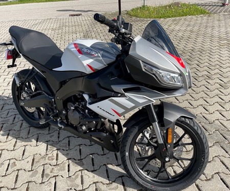 Aprilia TUONO 125 Modell 2021 