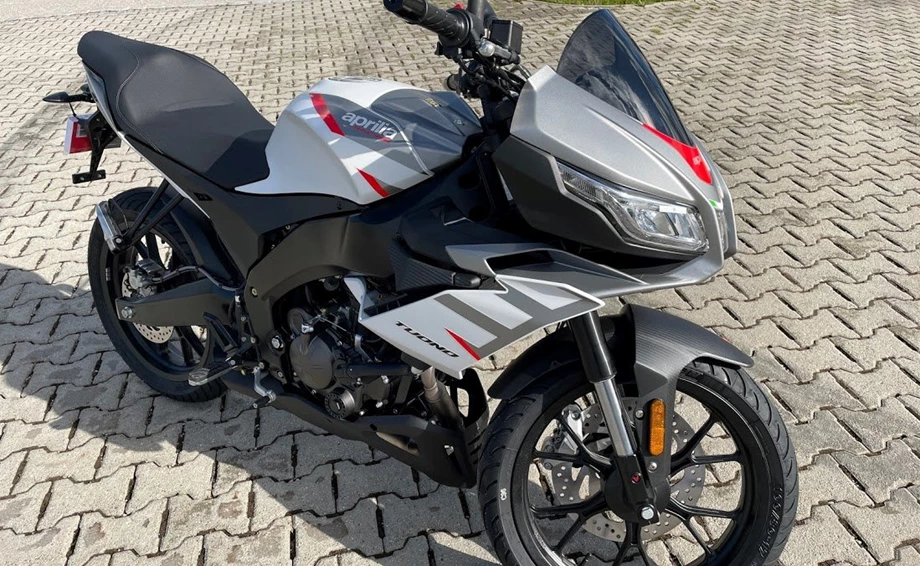 Aprilia TUONO 125 Modell 2021  Bild 1: Aprilia TUONO 125 Modell 2021