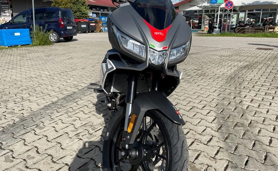 Aprilia TUONO 125 Modell 2021  Bild 3: Aprilia TUONO 125 Modell 2021
