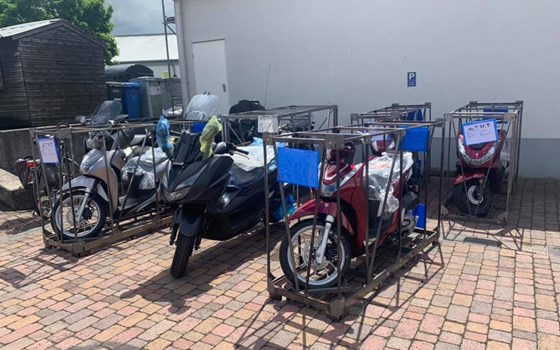 Neue Lieferung! Mit dabei der Honda SH 125 Mode - Bild 4 Neue Lieferung! Mit dabei der Honda SH 125 Mode - Bild 4