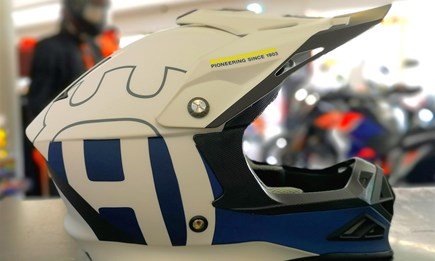 HUSKY KIDS RAILED HELMET