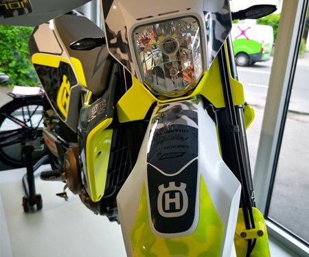 701 Supermoto Umbau ! 