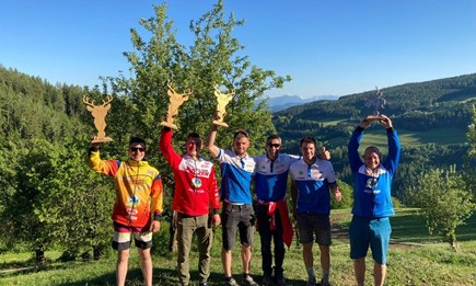 Walzer Teamfahrer gewinnen ALLE drei Klassen des Auftaktrennens zur österreichischen Enduro Staatsmeisterschaft in Guttaring!