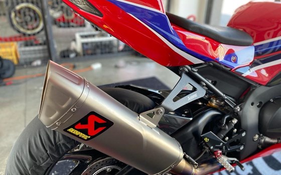 Slovakia-Ring 1000PS Trackdays: Heiße Runden auf den Honda CBR 1000RR-R! - Bild 16 Slovakia-Ring 1000PS Trackdays: Heiße Runden auf den Honda CBR 1000RR-R! - Bild 16